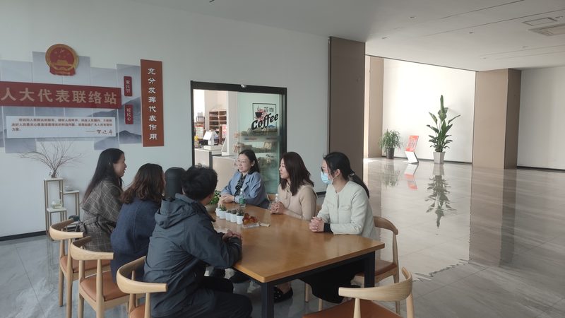 优质的服务商应注重与观众的互动，提升用户体验。这包括：